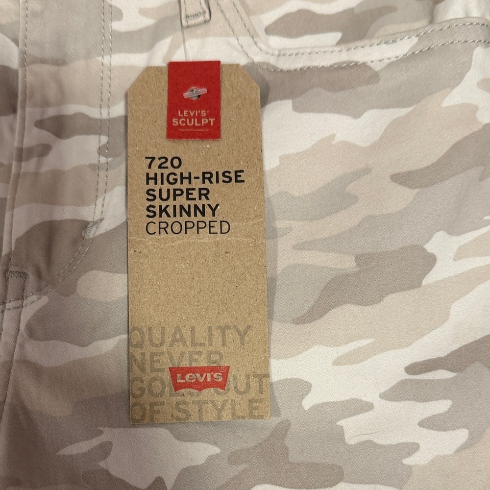Levi's Beige Camo Pants - Picture 8 of 11